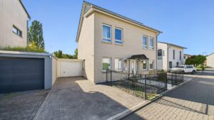 Haus- & Garagenansicht