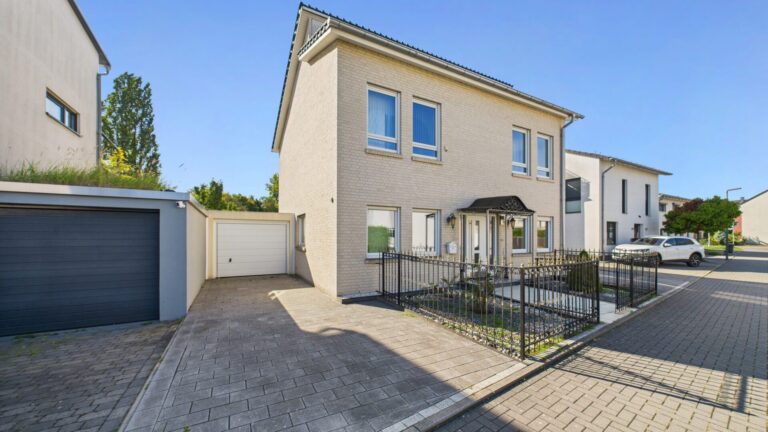 Haus- & Garagenansicht